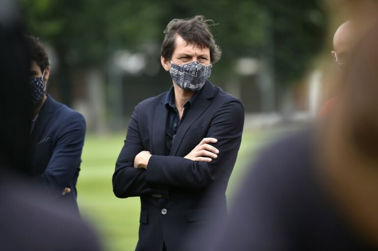 PSG anuncia renovação de jovem promessa