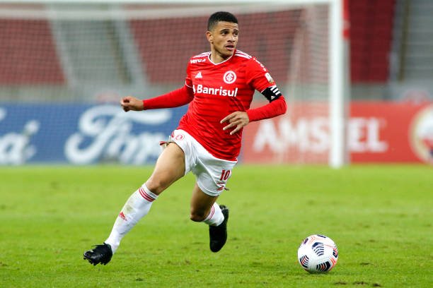 Taison posta mensagem sobre o reencontro com a torcida no Beira-Rio