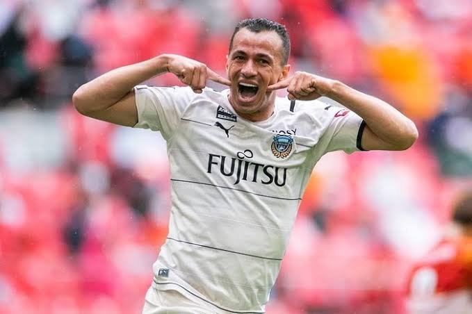 Inter consegue o bloqueio das contas do Santos por dívida na compra de Leandro Damião