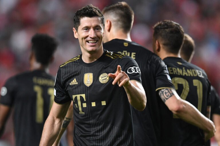 Lewandowski chega ao sétimo jogo seguido com gols na Champions League