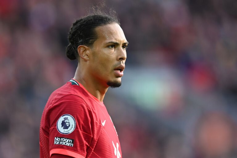 Klopp elogia Van Dijk e afirma: ‘É o melhor zagueiro do mundo’