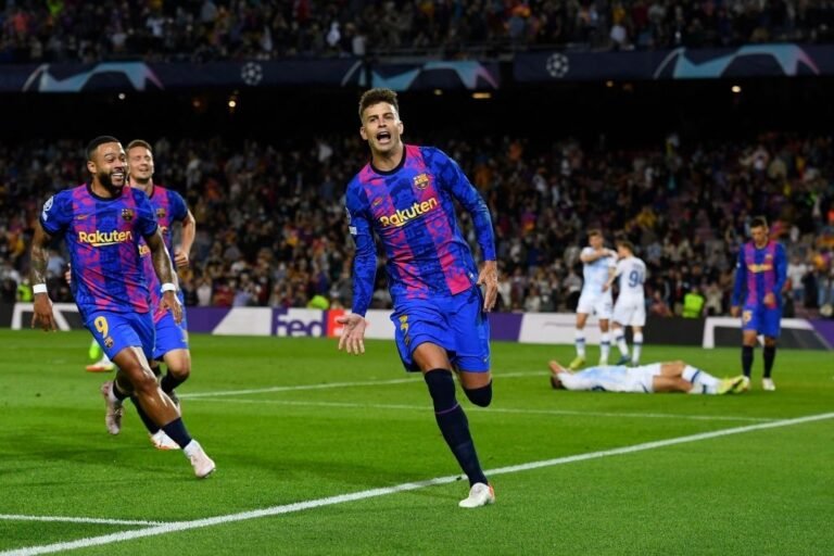 Com gol de Piqué, Barcelona vence a sua primeira partida na Champions e segue vivo na briga pela classificação