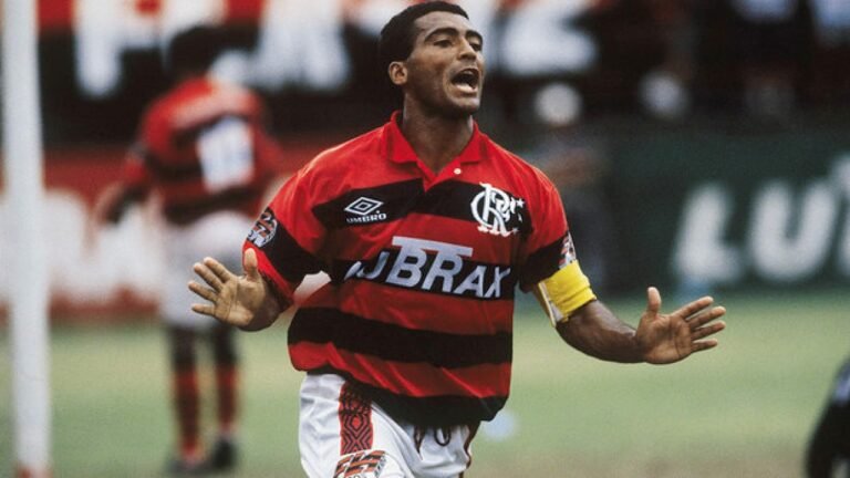 Romário revela ser mais identificado com torcida do Flamengo: “Carinho muito grande”