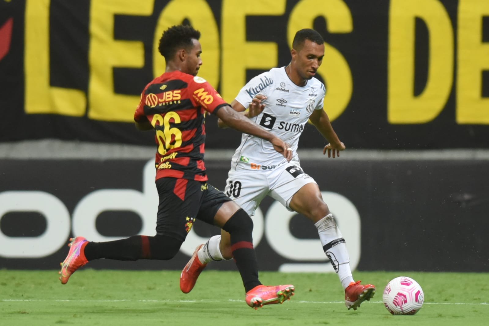 Em duelo direto contra o Z4, Santos apenas empata com Sport