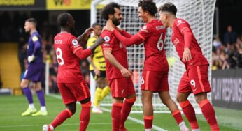 Com hat-trick de Firmino, Liverpool goleia Watford e vira líder da Premier League