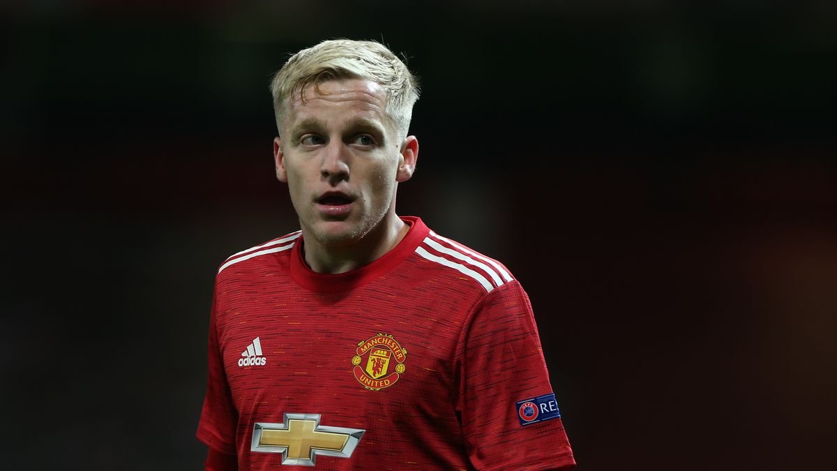 Newcastle mira Van de Beek como primeira grande contratação, diz jornal