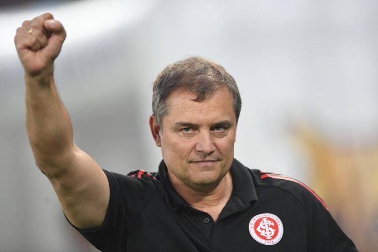 Os técnicos que agradam a direção do Inter para substituir Aguirre