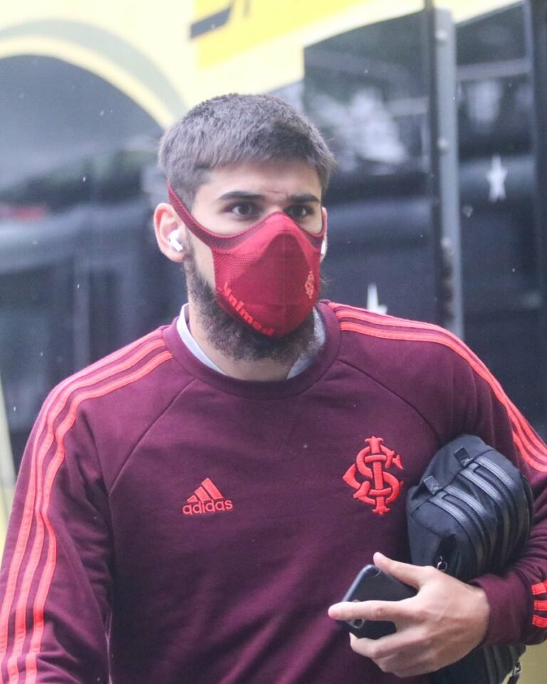 Bruno Méndez destaca a importância do Gre-Nal e da torcida no Beira-Rio: “É um jogador a mais”