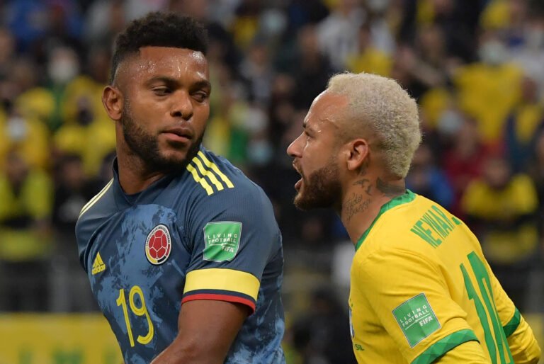 Atacante do Grêmio é zoado em jogo entre Brasil e Colômbia: “Vai jogar a Série B”