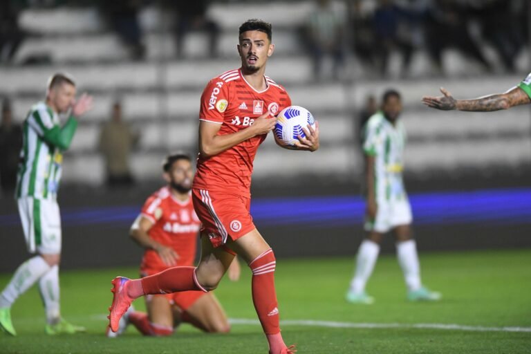 Inter acerta a compra de jovem atacante goleador