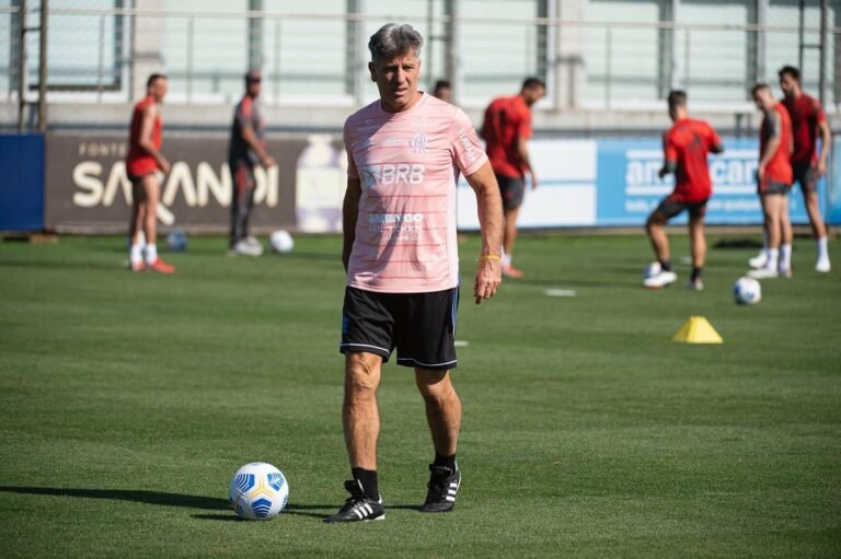 Renato Gaúcho se sente ofendido após pergunta sobre ter “entregado” para o Grêmio