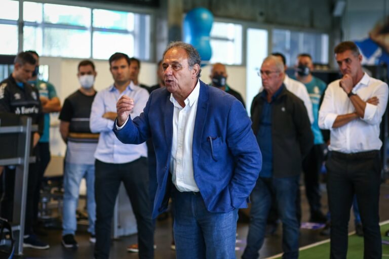 Vice-presidente do Grêmio elogia jogadores e afirma: “Os adversários estão com medo”