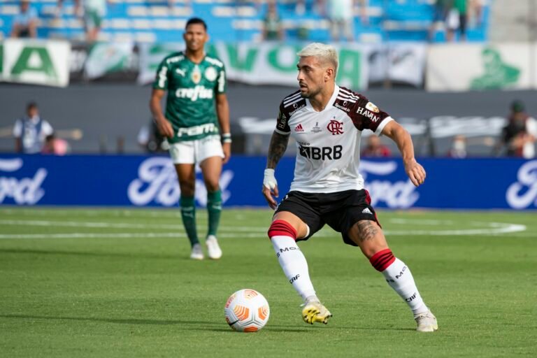 Arrascaeta se declara ao Flamengo após final da Libertadores: “Obrigado por me proporcionar esses momentos”