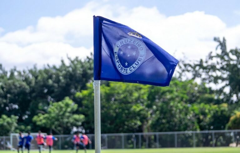 CEO diz que Cruzeiro ainda não tem prazo para quitar transfer ban: “Não é uma engenharia fácil”