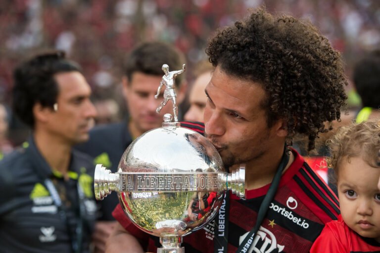 Libertadores terá o primeiro brasileiro tricampeão em sua história