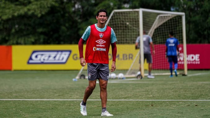 Paulo Henrique Ganso volta a treinar pelo Fluminense