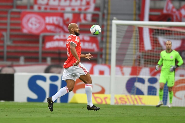 Direção do Inter atualiza a previsão de retorno de Rodrigo Moledo aos gramados