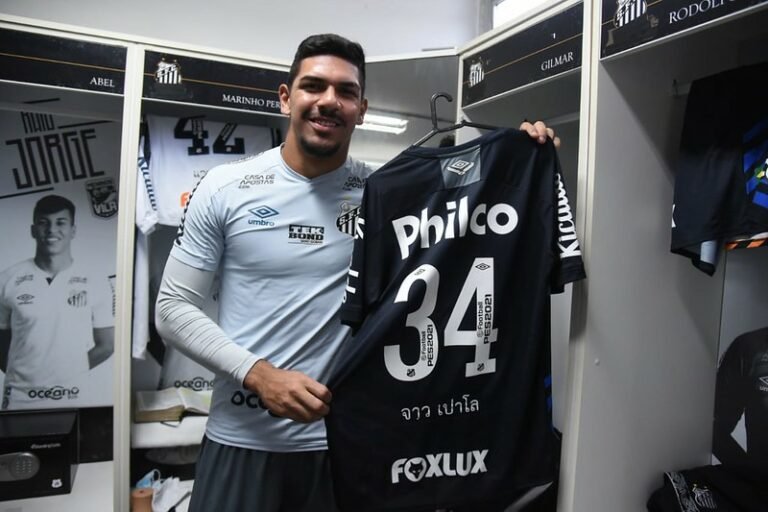 Mesmo renovando com João Paulo, Peixe espera propostas pelo goleiro