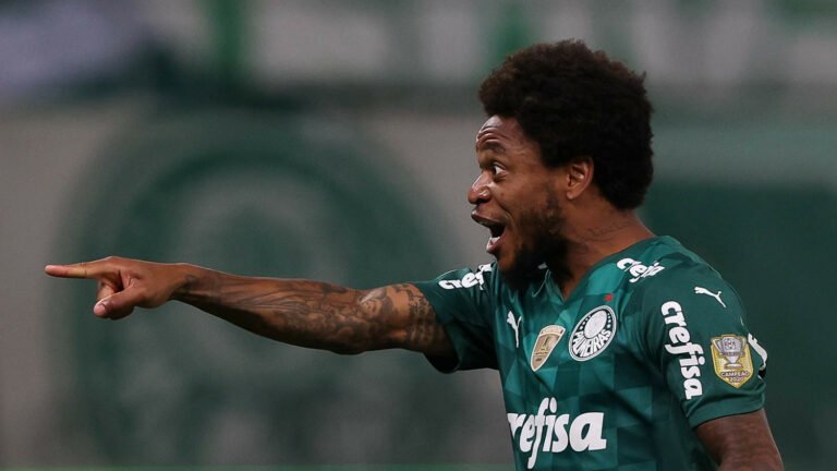 Luiz Adriano pretende deixar o Palmeiras em 2022