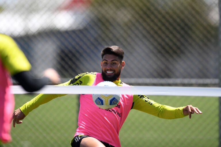 Os jogadores que retornam ao time do Inter para o clássico Gre-Nal