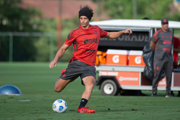 David Luiz deve retornar ao Flamengo contra o Atlético-GO; Kenedy é dúvida