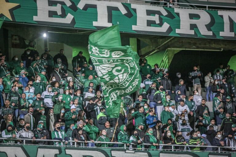Lutando pelo título, Coritiba faz promoção criativa para atrair torcida ao Couto Pereira