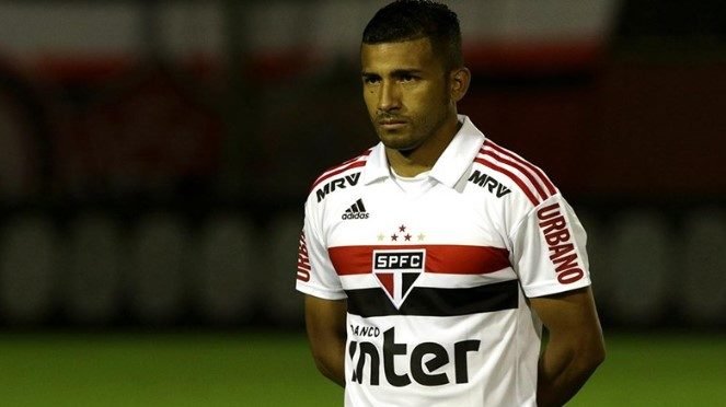 São Paulo encaminha rescisão de contrato com atacante