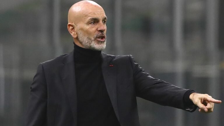 Milan renova contrato com Stefano Pioli