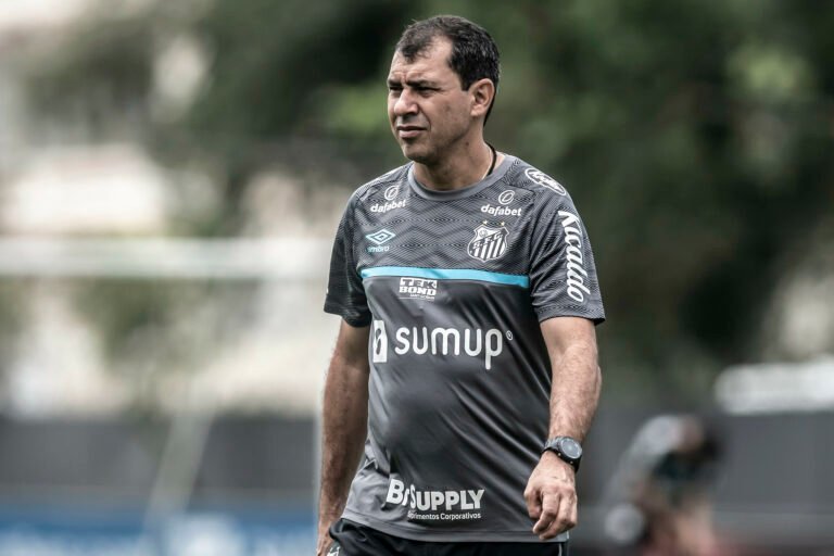 Rueda elogia Edu Dracena e garante permanência de Carille no Santos: “É o nosso técnico até 2023”