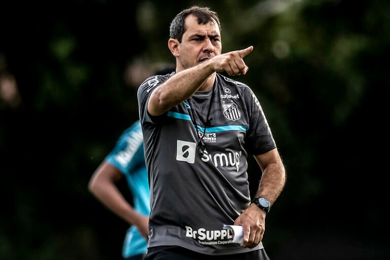 ESCALAÇÃO – Com retornos, Carille tem time definido para enfrentar o Palmeiras