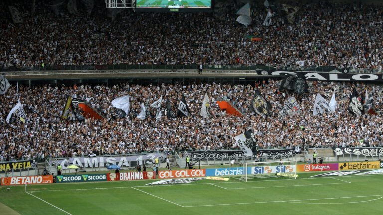 Zinho elogia torcida do Atlético Mineiro e compara com a do Boca Juniors: ‘muito difícil de enfrentar’
