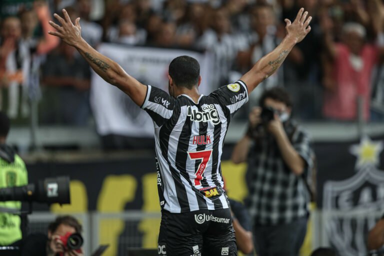 Artilheiro do campeonato, Hulk é o líder em participações em gols no Brasileirão 2021