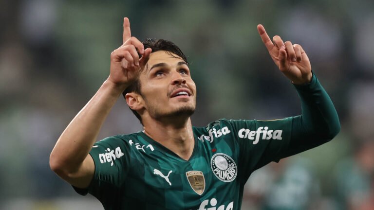 Palmeiras chega à Caxias do Sul sem Raphael Veiga para jogo contra o Juventude