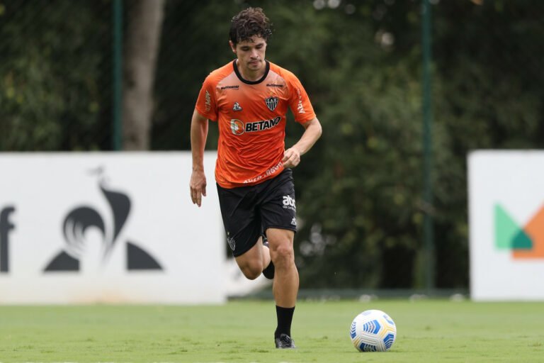 Dodô fala sobre a boa relação do elenco e a qualidade dos reservas do Atlético Mineiro