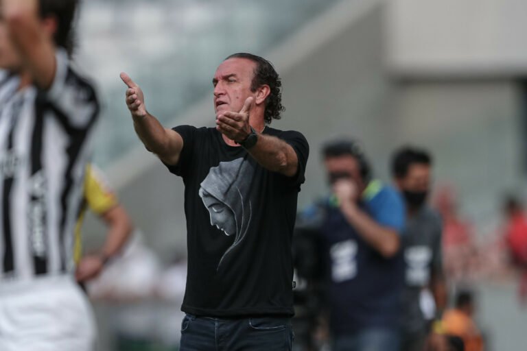 Cuca vê passo importante na luta pelo título e fala da preparação para sábado