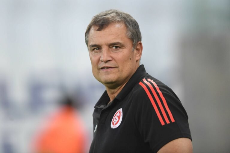 Especulado no Uruguai, Aguirre mantém foco no Inter: “Não recebi nenhuma ligação”