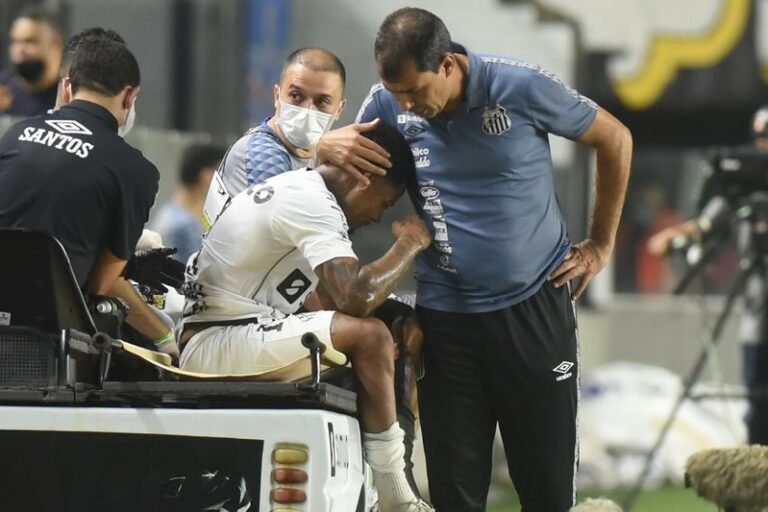 Sem Marinho, Carille tem mais um jogo que não consegue repetir escalação, veja os titulares