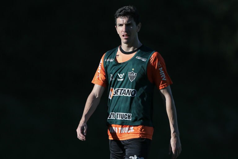 Nacho Fernández, Savarino, Alan Franco e Vargas podem retornar ao Atlético diante o Juventude