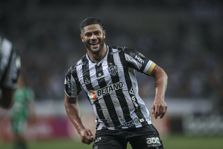Hulk lidera estatísticas entre os centroavantes do Brasileirão 2021