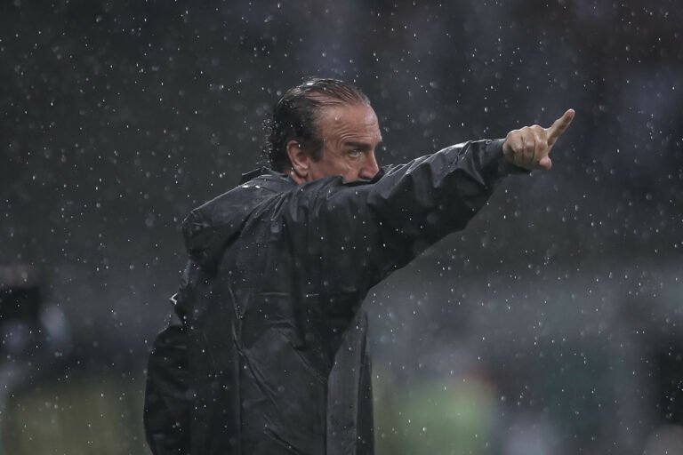 Cuca fala sobre a vitória diante o Juventude e desconsidera gritos de campeão