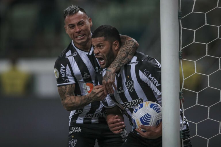 Hulk chega a 15 gols e se iguala a Dadá, artilheiro do Brasileiro de 1971