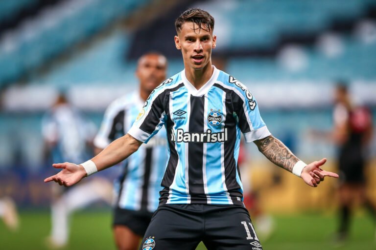 Grêmio reduz chance de ser rebaixado, mas risco ainda é grande