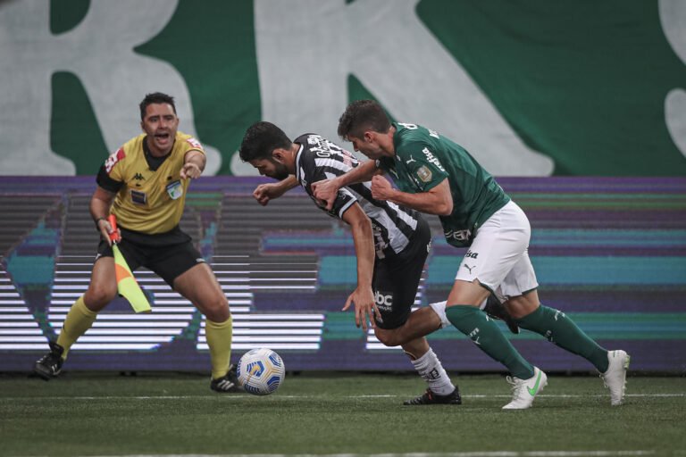 Atlético tropeça diante do Palmeiras e adia o título brasileiro