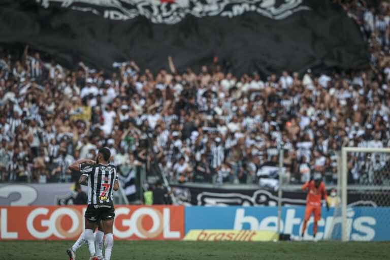 Câmara de BH aprova título de Cidadão Honorário a Cuca e Hulk