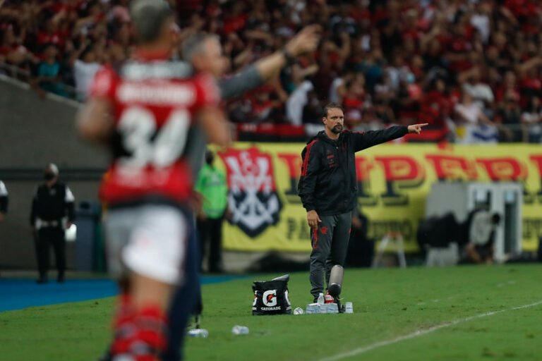 Maurício Souza elogia postura do Flamengo e fala sobre Andreas: “Fez questão de jogar”