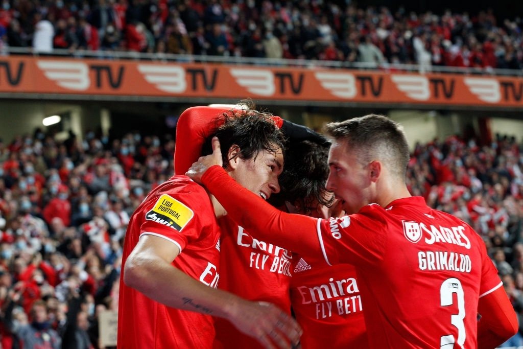 Benfica goleia Braga e mantém-se no terceiro lugar do campeonato