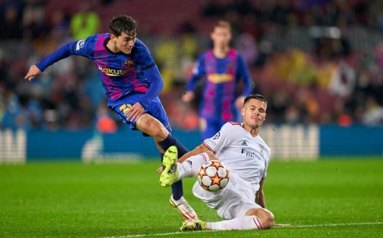Benfica e Barcelona empatam e deixam decisão para o último jogo