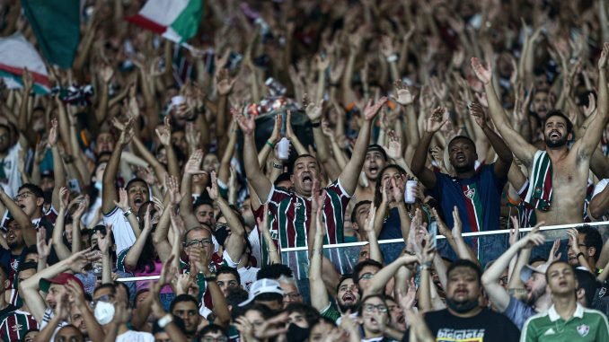 Marcão enaltece torcida do Fluminense: ‘Quando nosso torcedor joga junto, esquece, ficamos muito fortes’