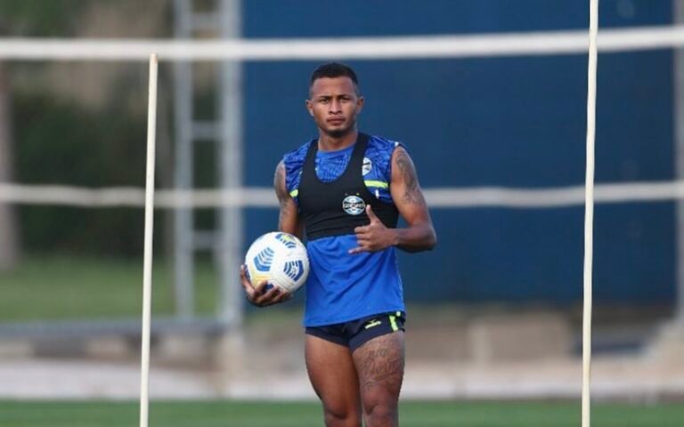 Léo Pereira pode deixar o Grêmio no fim da temporada