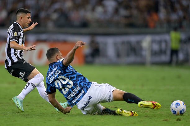 Atlético-MG vence Grêmio e amplia vantagem na liderança do Brasileirão